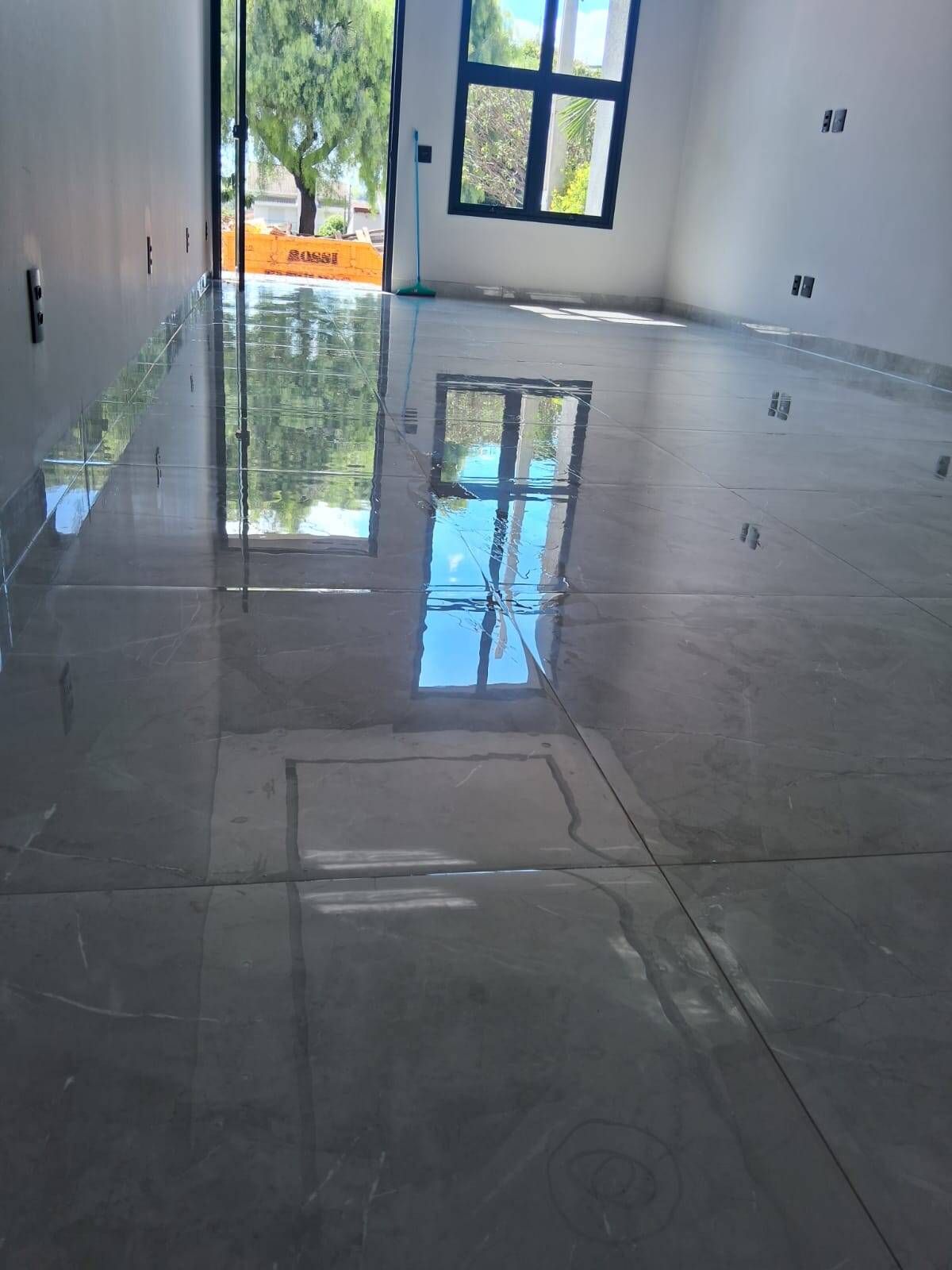 #1905 - Casa em condomínio para Venda em Hortolândia - SP