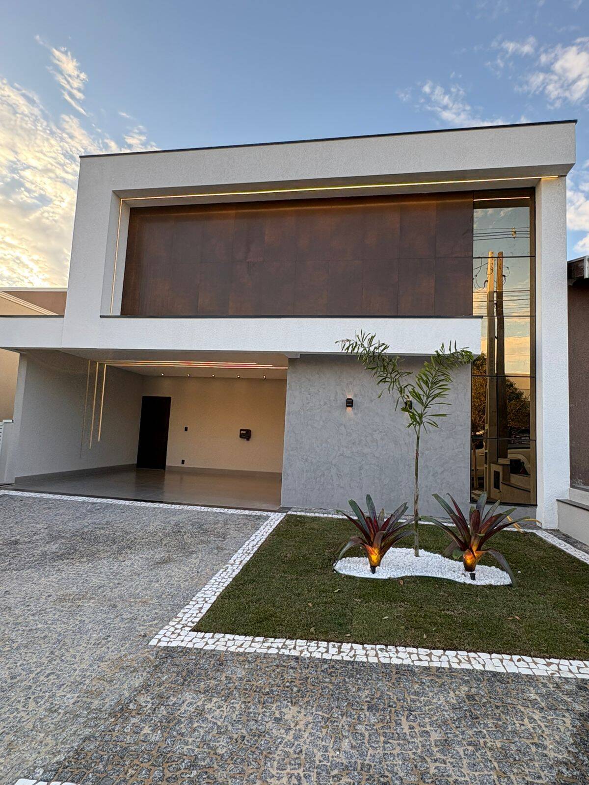 #2035 - Casa em condomínio para Venda em Hortolândia - SP