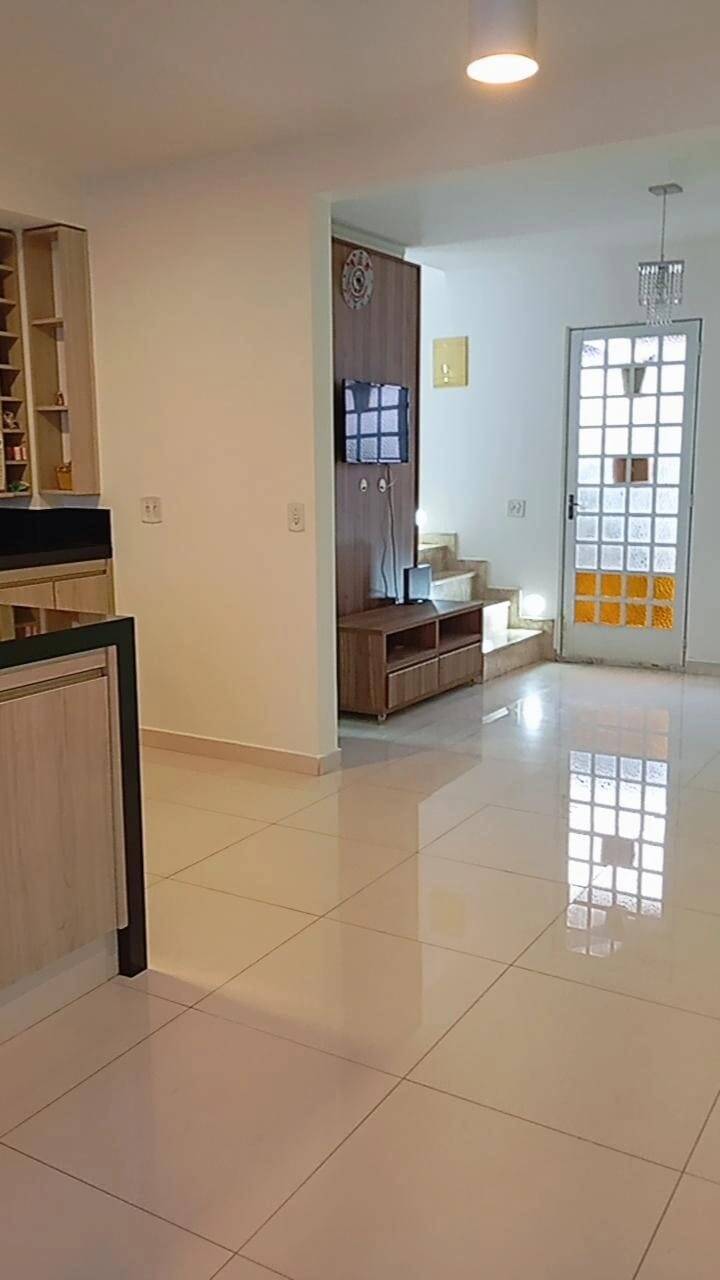 #2101 - Casa em condomínio para Venda em Hortolândia - SP