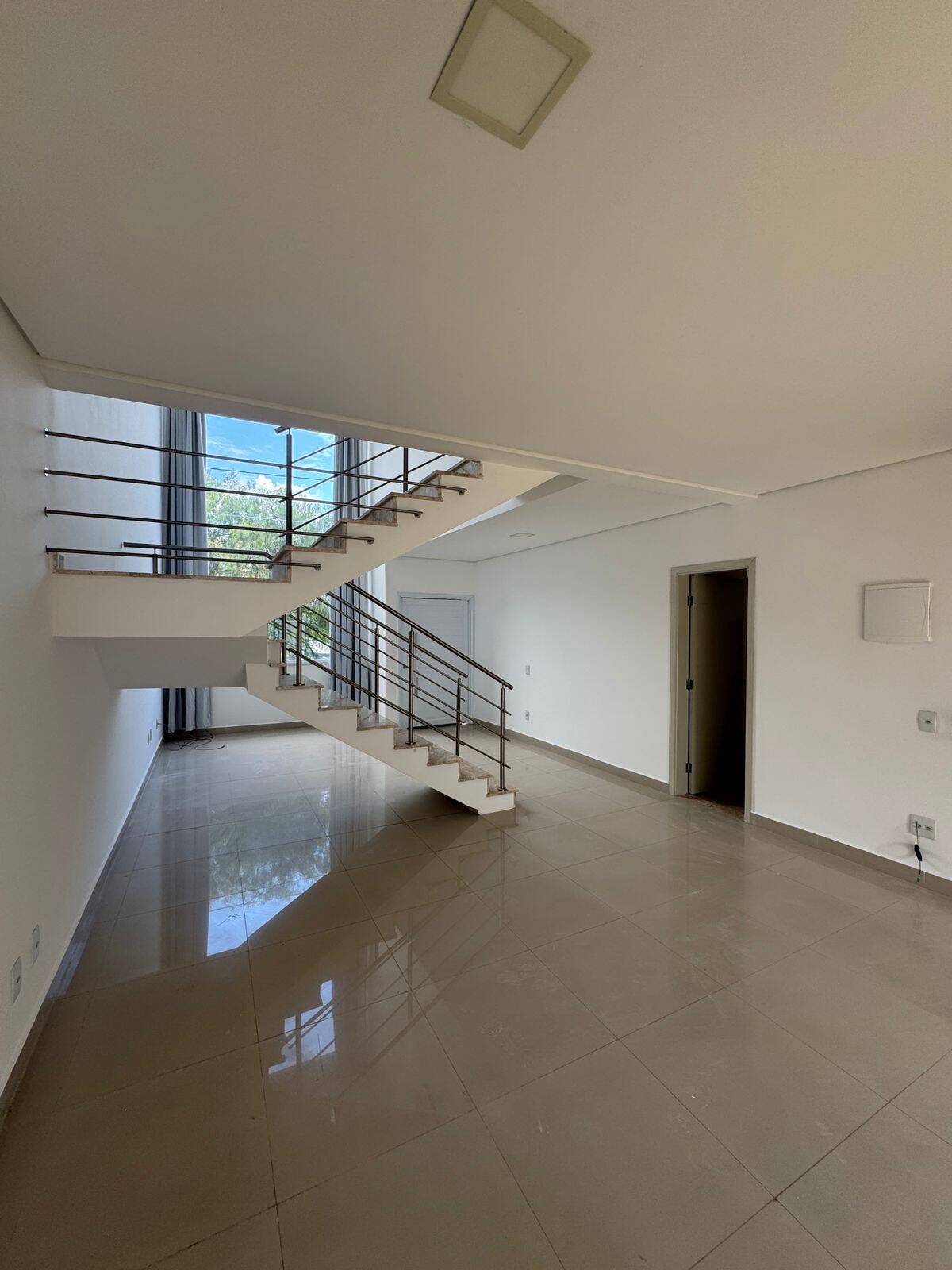 #2411 - Casa em condomínio para Locação em Hortolândia - SP