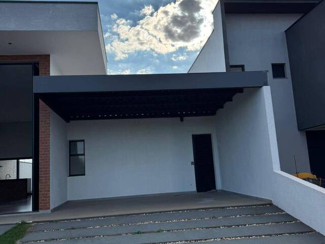 #2011 - Casa em condomínio para Venda em Hortolândia - SP - 2