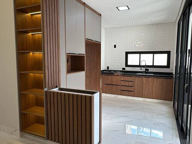 Venda em Jardim Golden Park Residence - Hortolândia